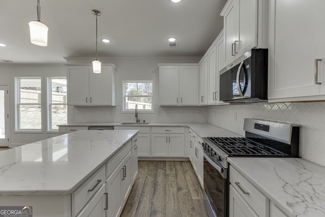 929 Lakeview, Commerce, GA 30529