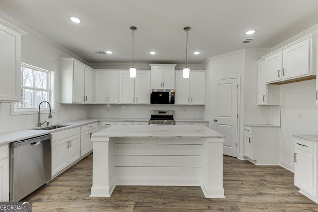 929 Lakeview, Commerce, GA 30529