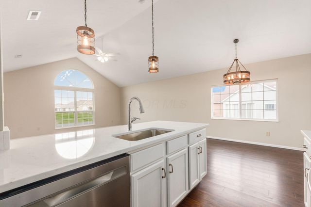 2464 Meadow Glade Drive, Hilliard, OH 43026