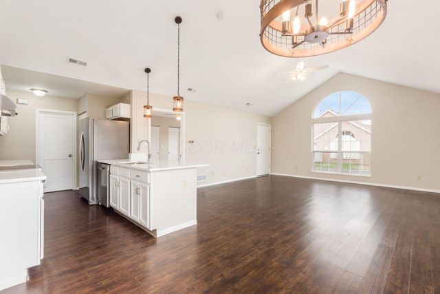 2464 Meadow Glade Drive, Hilliard, OH 43026