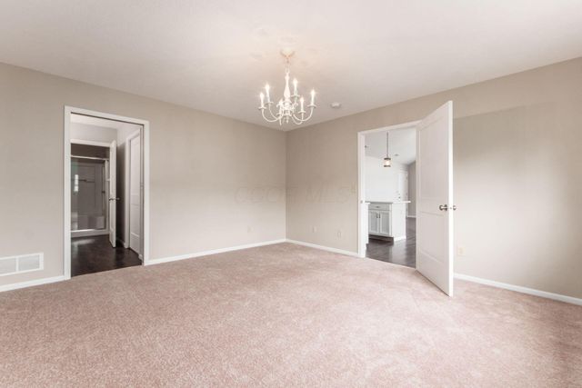 2464 Meadow Glade Drive, Hilliard, OH 43026