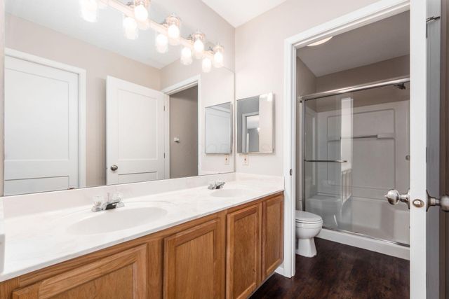 2464 Meadow Glade Drive, Hilliard, OH 43026