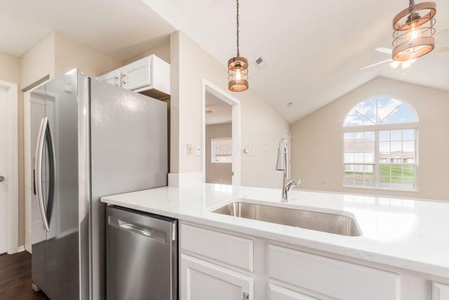 2464 Meadow Glade Drive, Hilliard, OH 43026