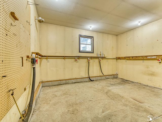 10711 Douglas Road, Bedford Twp, MI 48182