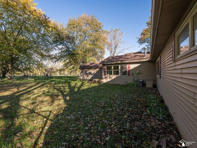 10711 Douglas Road, Bedford Twp, MI 48182