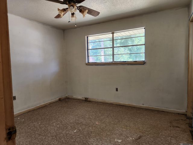 2445 N Day Dr, Baker, LA 70714