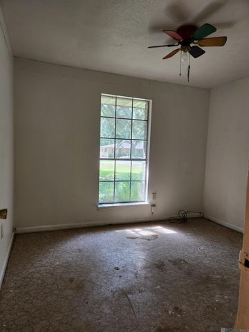 2445 N Day Dr, Baker, LA 70714