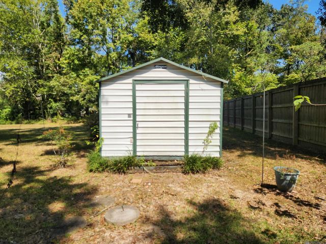 2445 N Day Dr, Baker, LA 70714