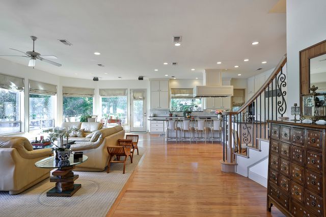 6940 Laurel Valley Drive, Fort Worth, TX 76132