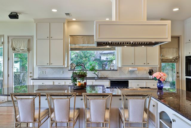 6940 Laurel Valley Drive, Fort Worth, TX 76132