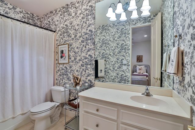 6940 Laurel Valley Drive, Fort Worth, TX 76132