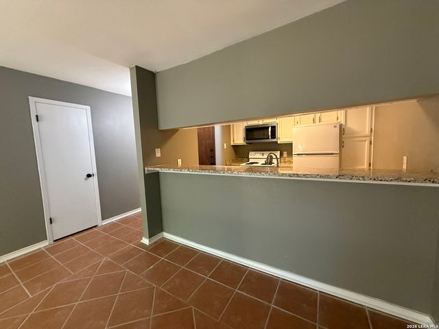 4119 Medical Dr Apt C204, San Antonio, TX 78229