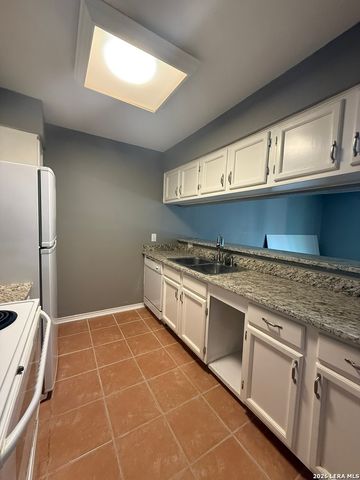 4119 Medical Dr Apt C204, San Antonio, TX 78229