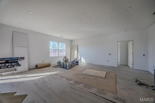 2043 Kay Avenue, Lebanon, MO 65536