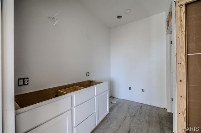 2043 Kay Avenue, Lebanon, MO 65536