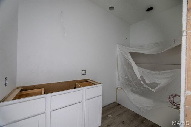 2043 Kay Avenue, Lebanon, MO 65536