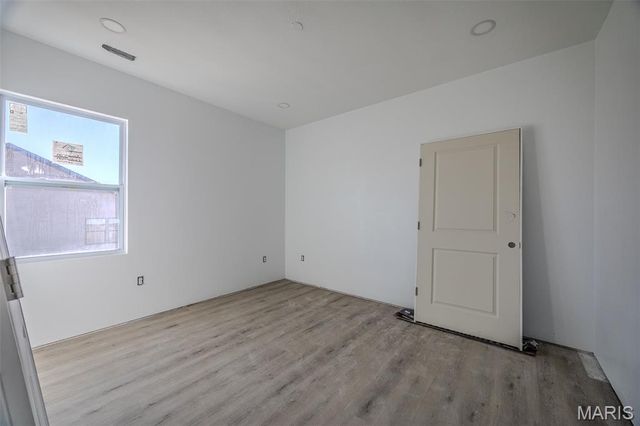 2043 Kay Avenue, Lebanon, MO 65536