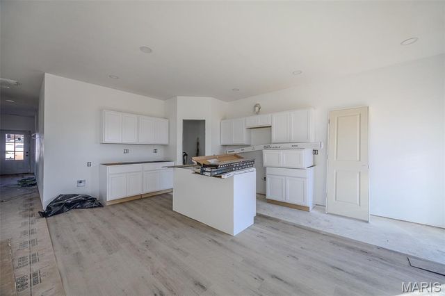 2043 Kay Avenue, Lebanon, MO 65536