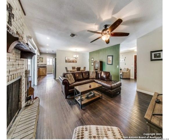 5830 Freemans Farm, San Antonio, TX 78233