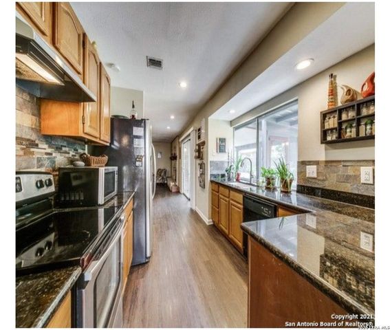 5830 Freemans Farm, San Antonio, TX 78233