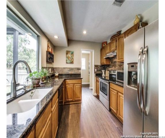 5830 Freemans Farm, San Antonio, TX 78233