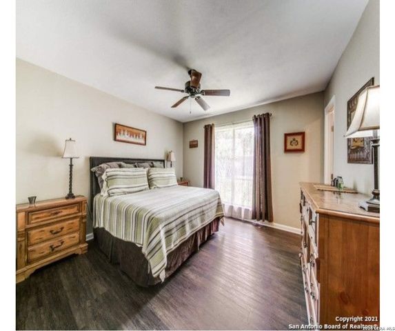 5830 Freemans Farm, San Antonio, TX 78233