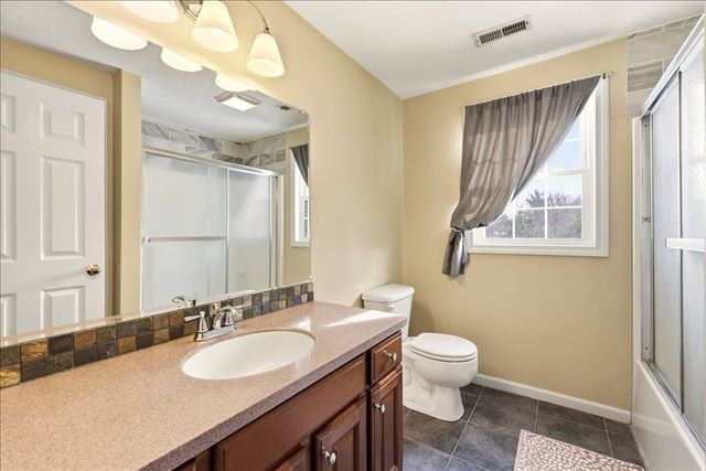 7 Tispaquin St, Middleboro, MA 02346