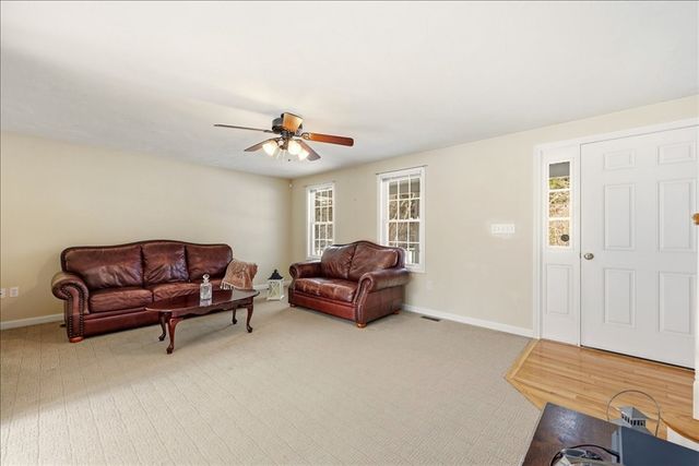 7 Tispaquin St, Middleboro, MA 02346