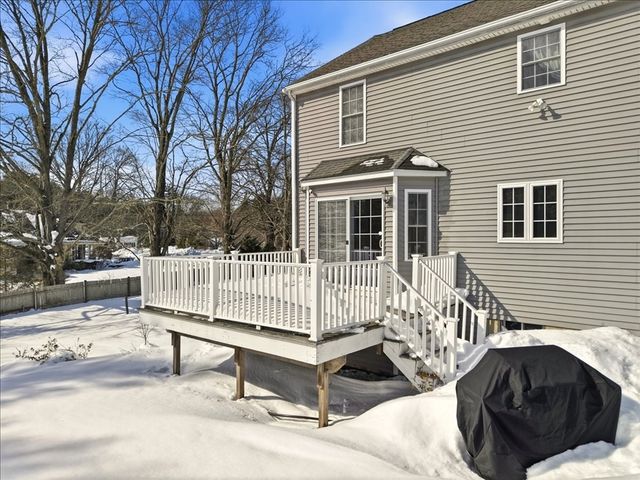 7 Tispaquin St, Middleboro, MA 02346