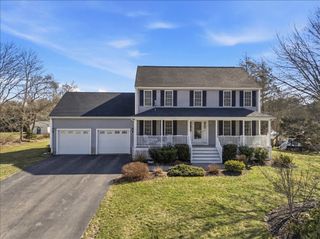 7 Tispaquin St, Middleboro, MA 02346