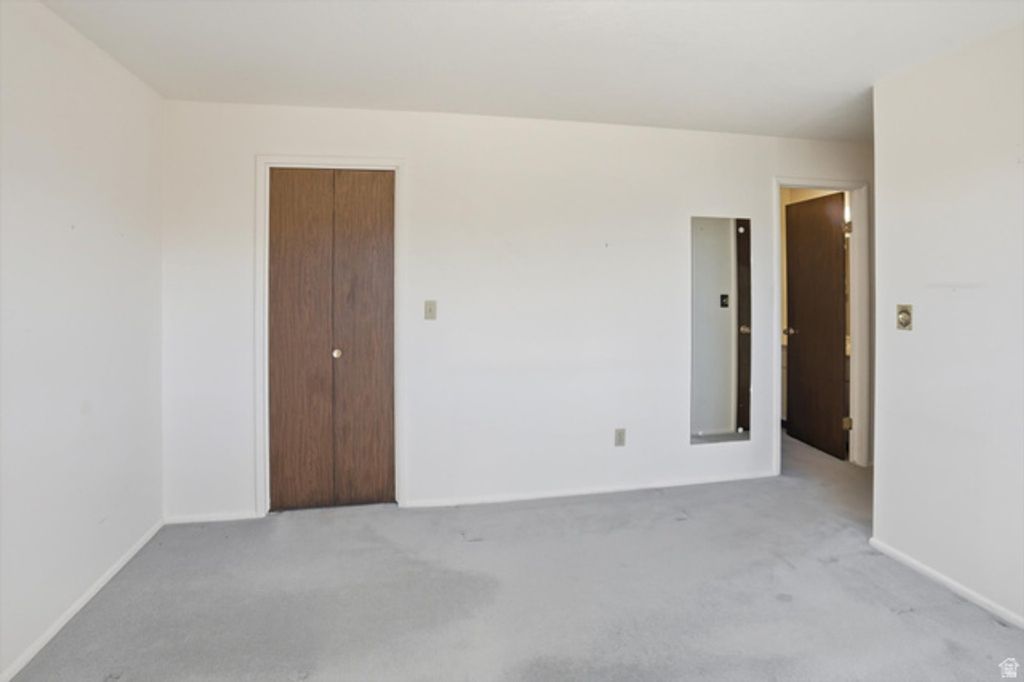 Image 20 of property listing at 856 E 5575 S, South Ogden, UT 84405