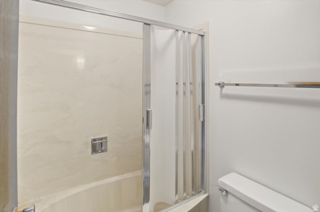 Image 21 of property listing at 856 E 5575 S, South Ogden, UT 84405