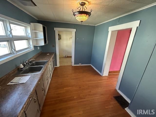 64 E Washington Avenue, Peru, IN 46970