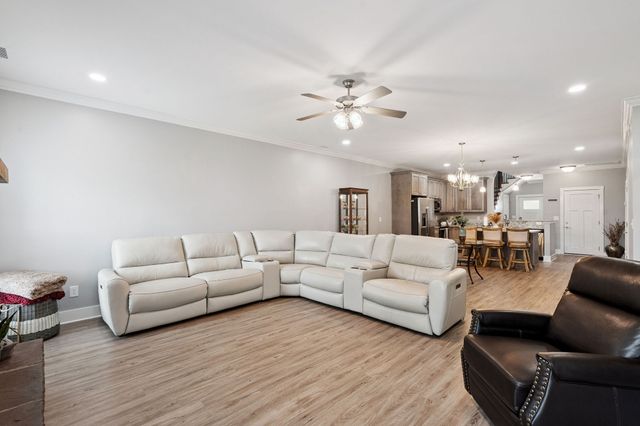 65 Campfire Ct, Winchester, TN 37398