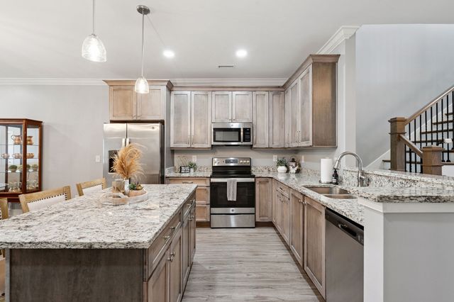 65 Campfire Ct, Winchester, TN 37398