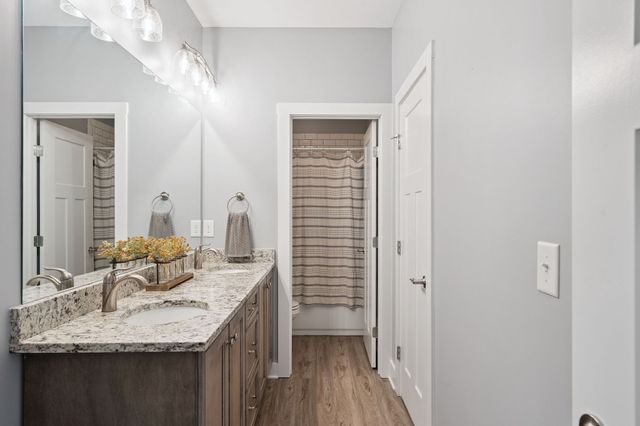 65 Campfire Ct, Winchester, TN 37398