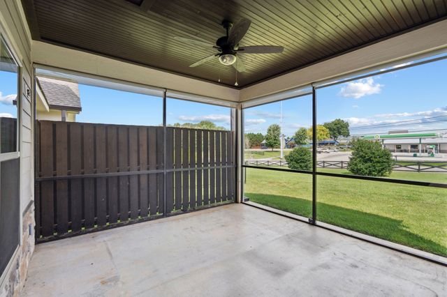 65 Campfire Ct, Winchester, TN 37398