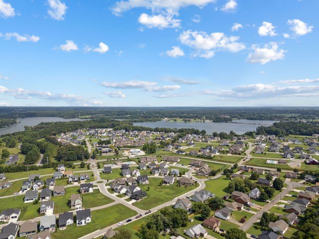 65 Campfire Ct, Winchester, TN 37398