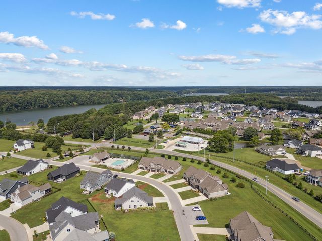 65 Campfire Ct, Winchester, TN 37398