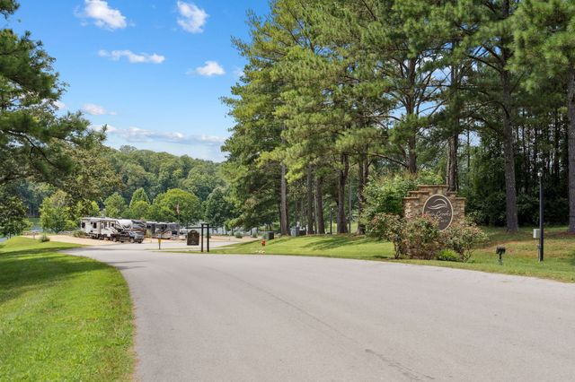 65 Campfire Ct, Winchester, TN 37398