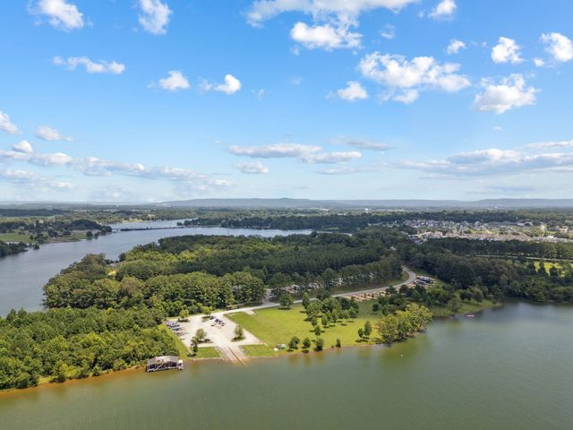 65 Campfire Ct, Winchester, TN 37398