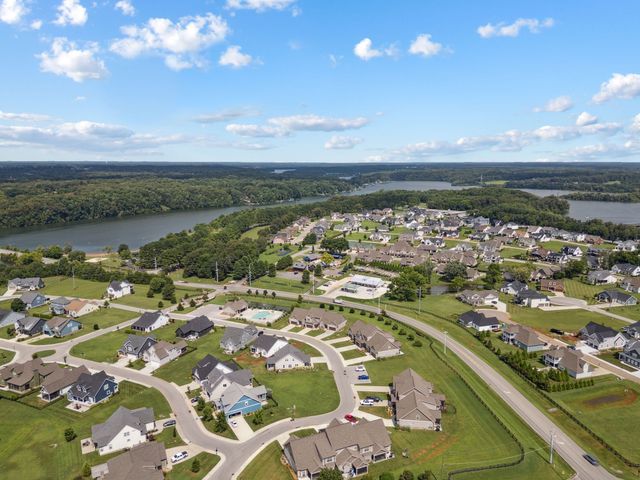 65 Campfire Ct, Winchester, TN 37398