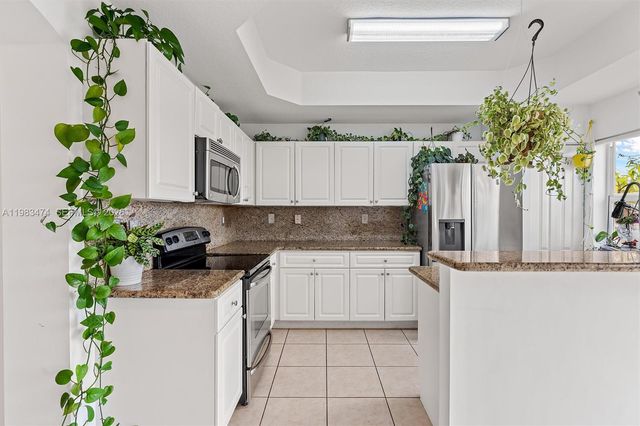 1086 SW 144th Ave 802, Pembroke Pines, FL 33027