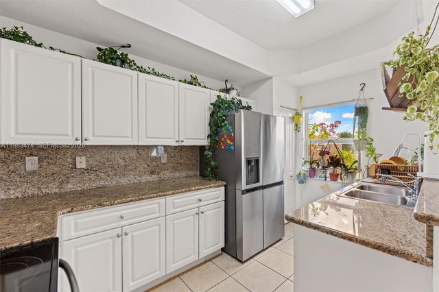 1086 SW 144th Ave 802, Pembroke Pines, FL 33027