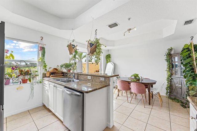 1086 SW 144th Ave 802, Pembroke Pines, FL 33027