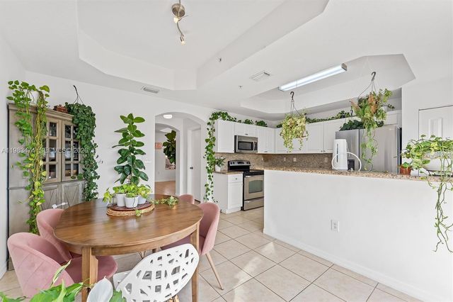 1086 SW 144th Ave 802, Pembroke Pines, FL 33027