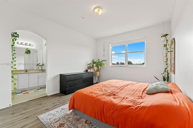 1086 SW 144th Ave 802, Pembroke Pines, FL 33027