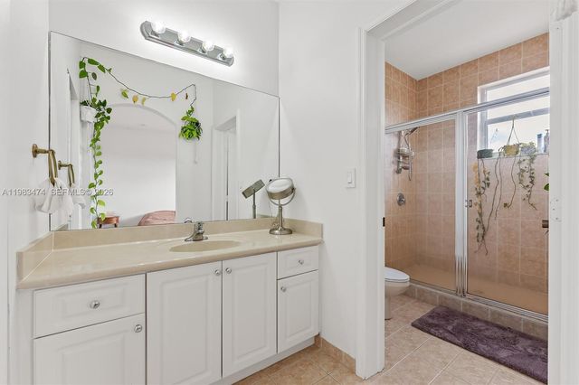 1086 SW 144th Ave 802, Pembroke Pines, FL 33027