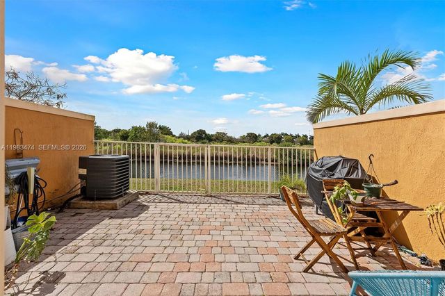 1086 SW 144th Ave 802, Pembroke Pines, FL 33027