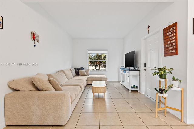 1086 SW 144th Ave 802, Pembroke Pines, FL 33027